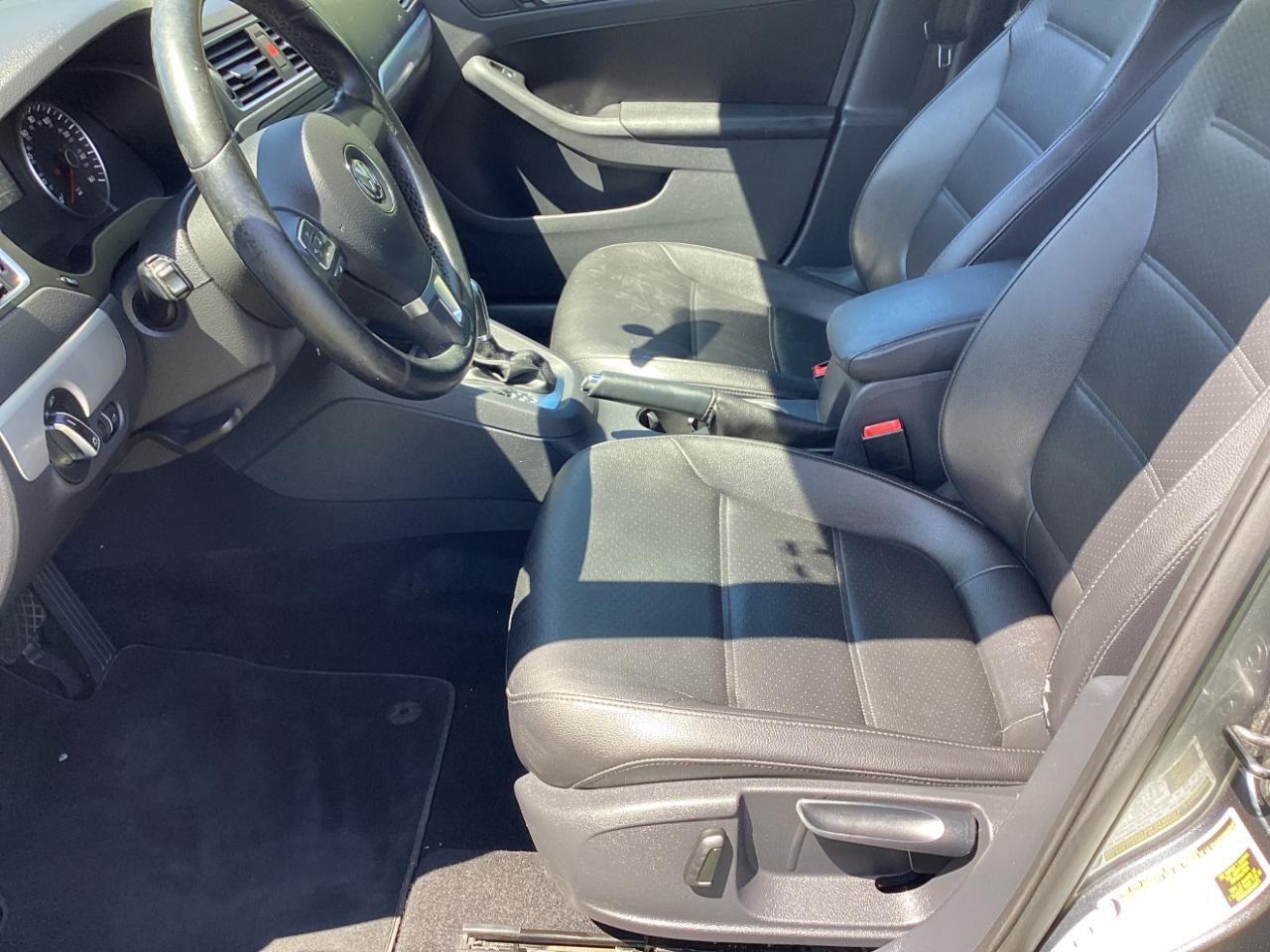 Volkswagen Jetta Sedan 4dr Auto SE 2013