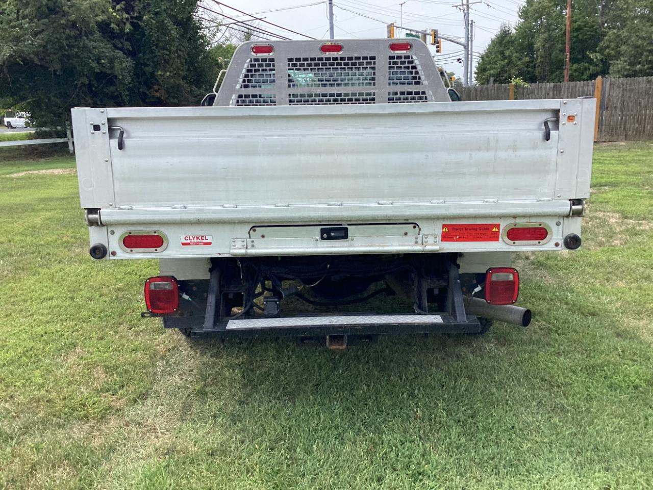 Ford Super Duty F-250 SRW XLT 2WD Reg Cab 8' Box 2017