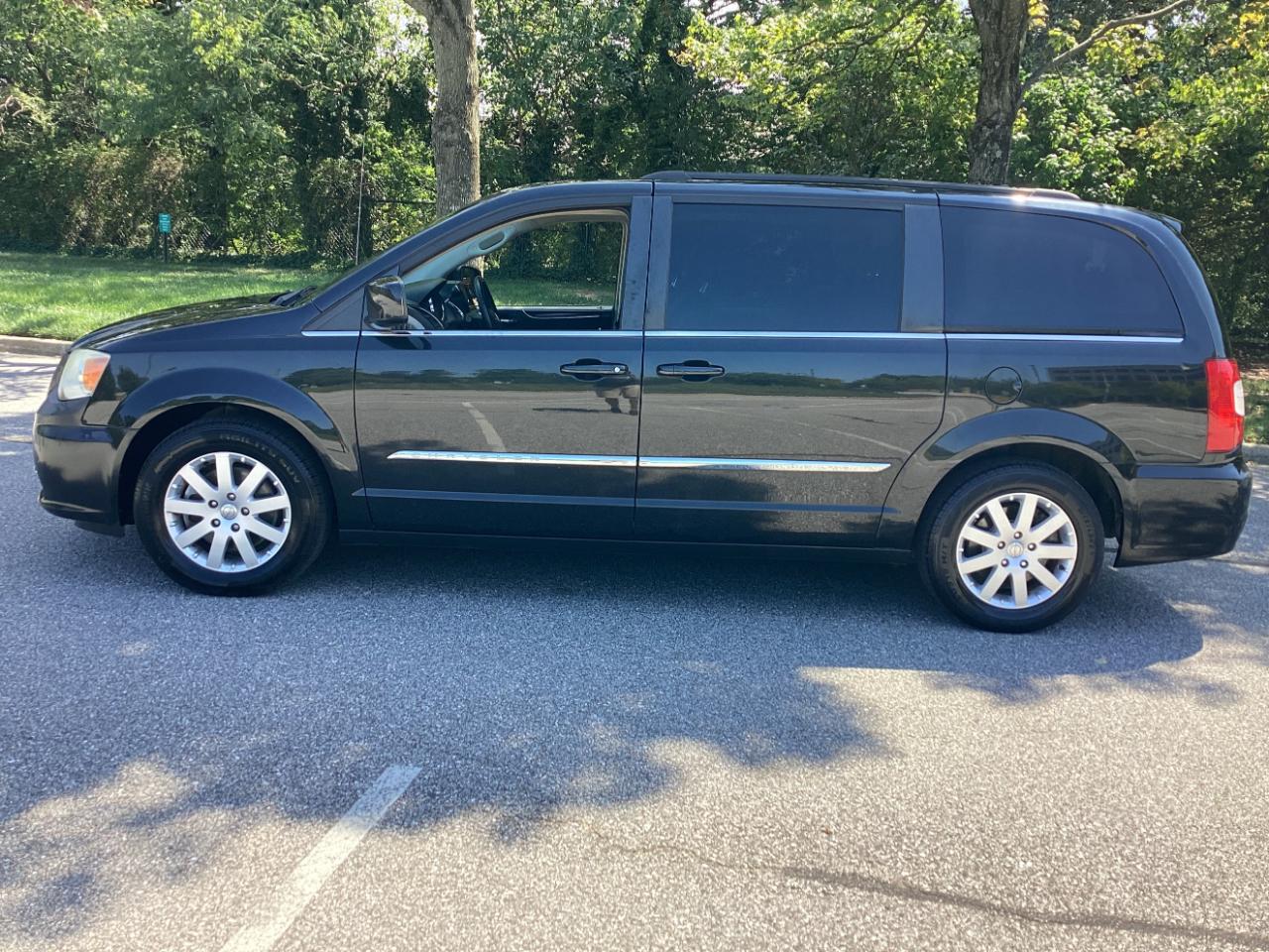 Chrysler Town & Country 4dr Wgn Touring 2013