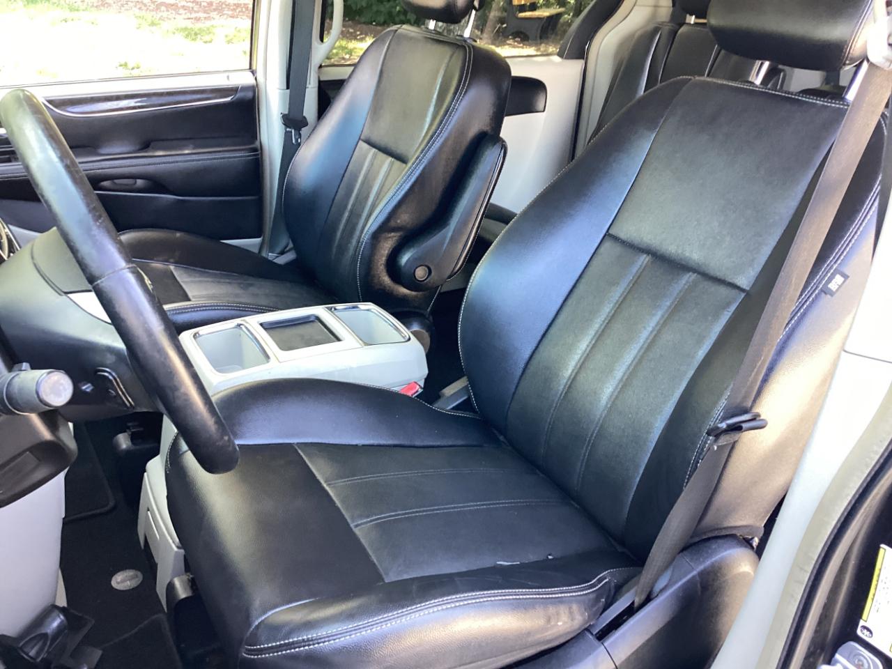 Chrysler Town & Country 4dr Wgn Touring 2013