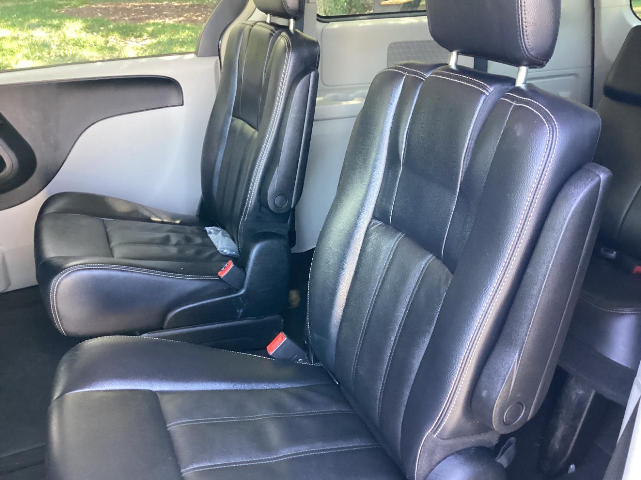 Chrysler Town & Country 4dr Wgn Touring 2013