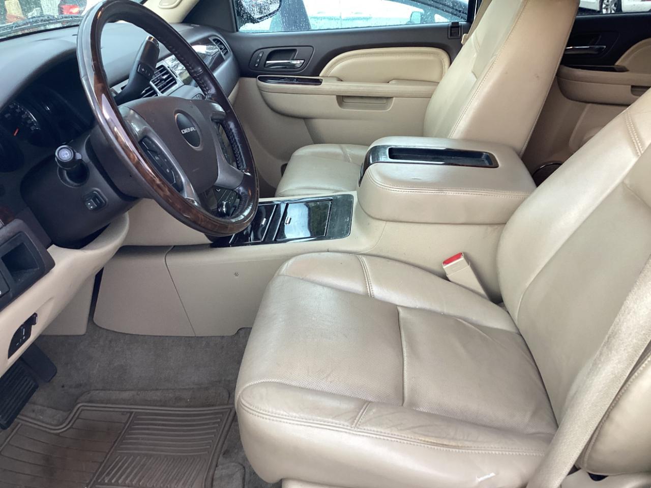 GMC Yukon XL AWD 4dr 1500 Denali 2013