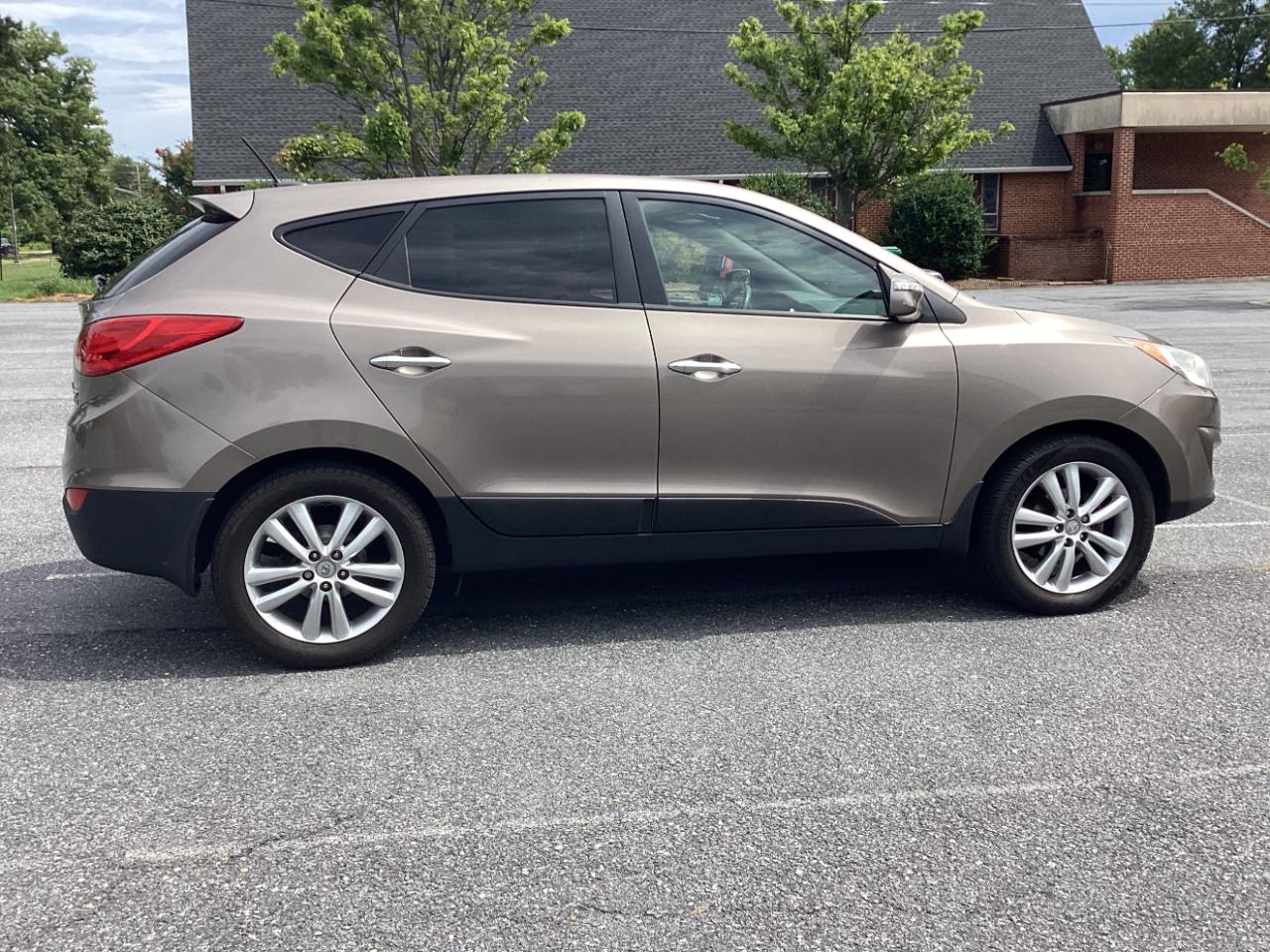 Hyundai Tucson FWD 4dr Auto Limited 2011