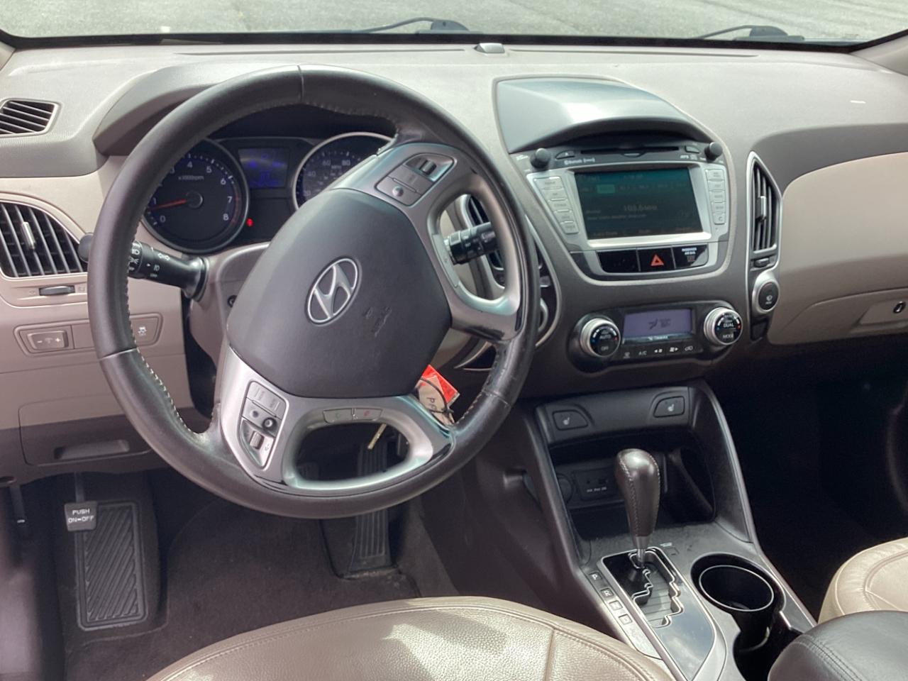 Hyundai Tucson FWD 4dr Auto Limited 2011