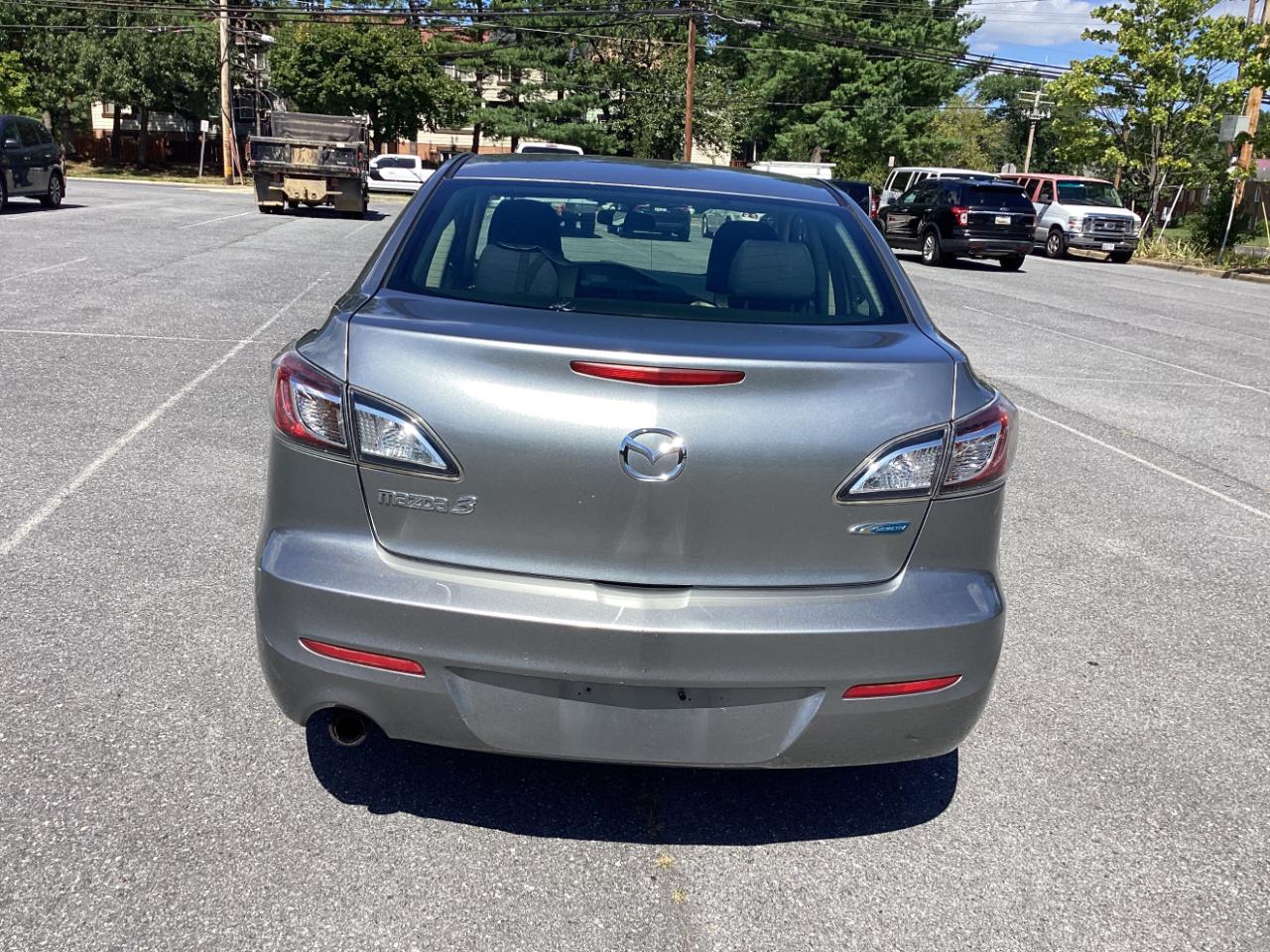 Mazda MAZDA3 4dr Sdn Auto i Touring 2012