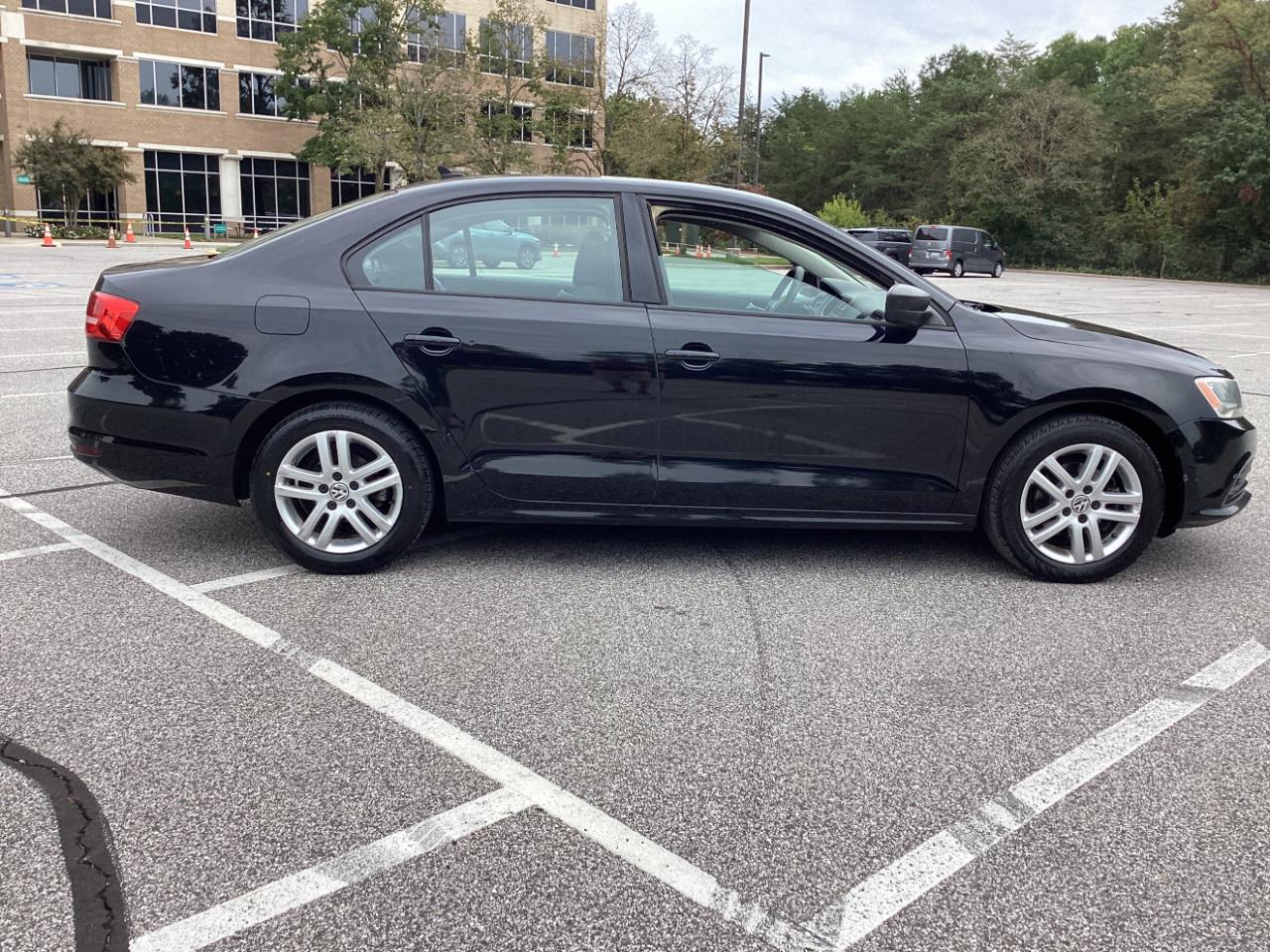 Volkswagen Jetta Sedan 4dr Auto 2.0L S 2015