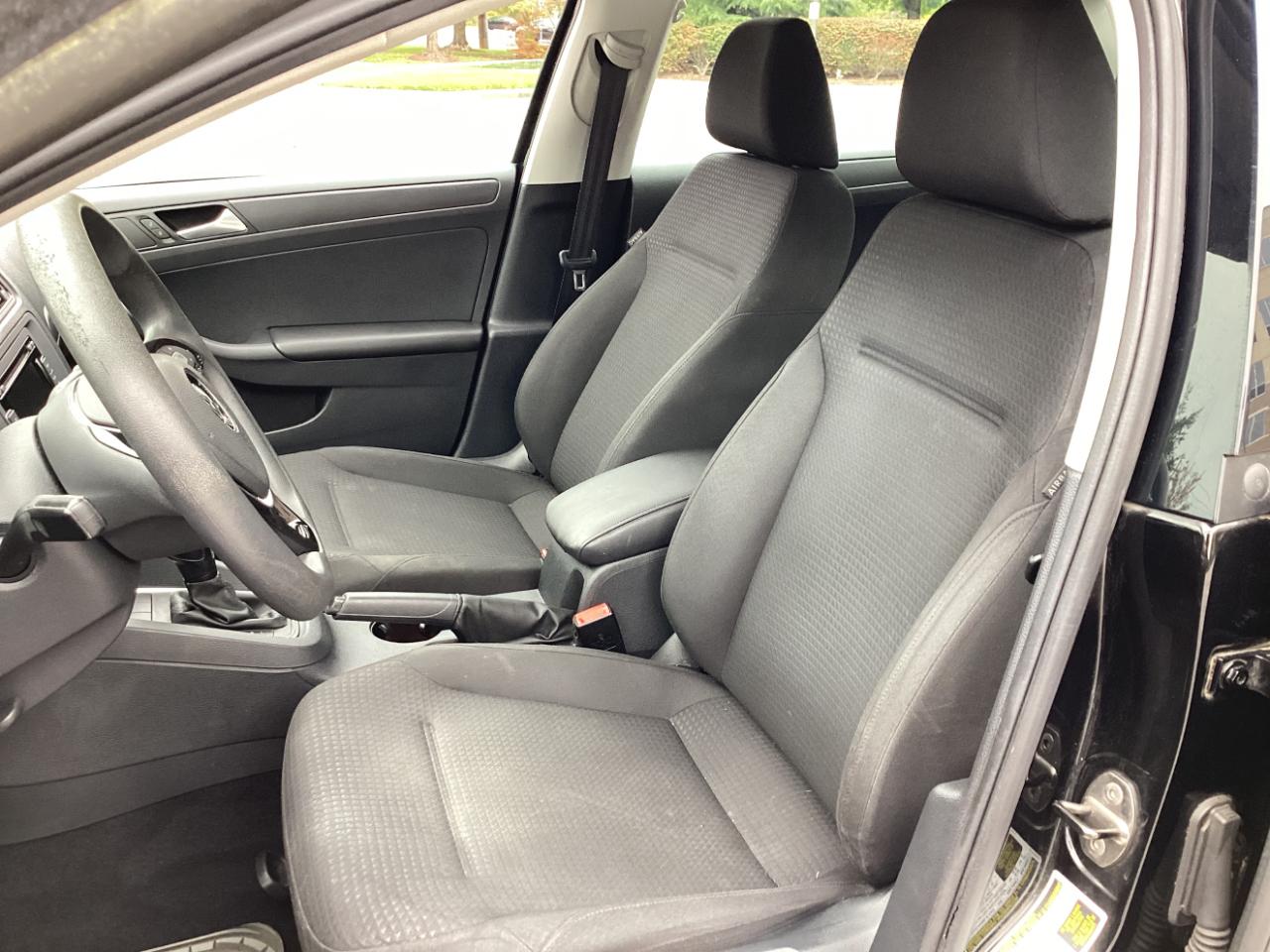Volkswagen Jetta Sedan 4dr Auto 2.0L S 2015