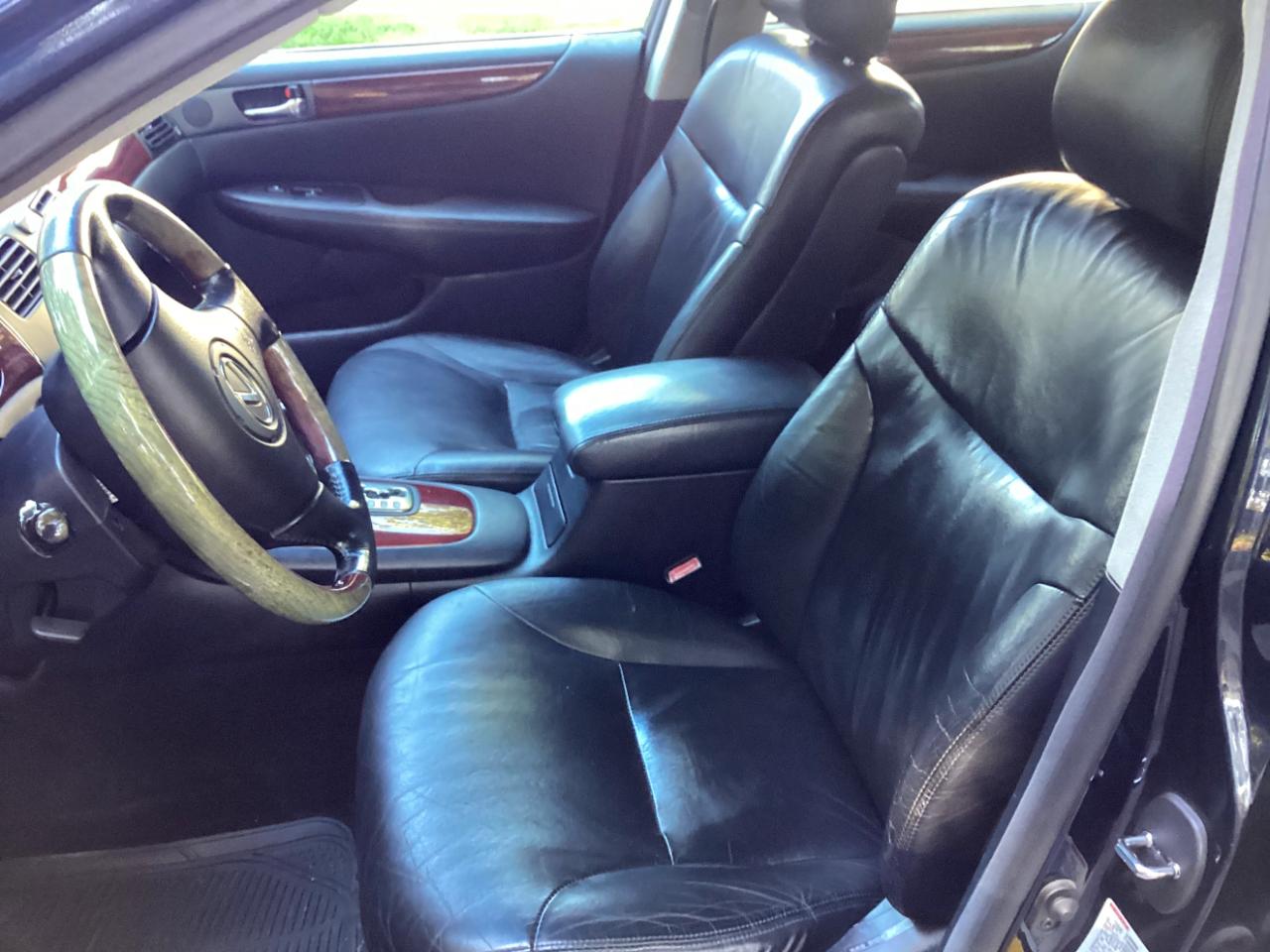 Lexus ES 300 4dr Sdn 2002