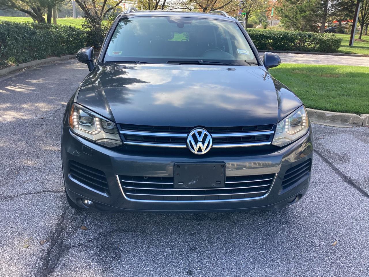 Volkswagen Touareg 4dr VR6 Sport w/Nav 2012