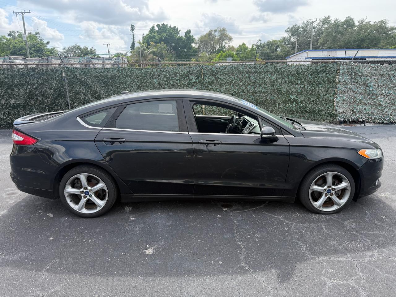 Ford Fusion SE 2015