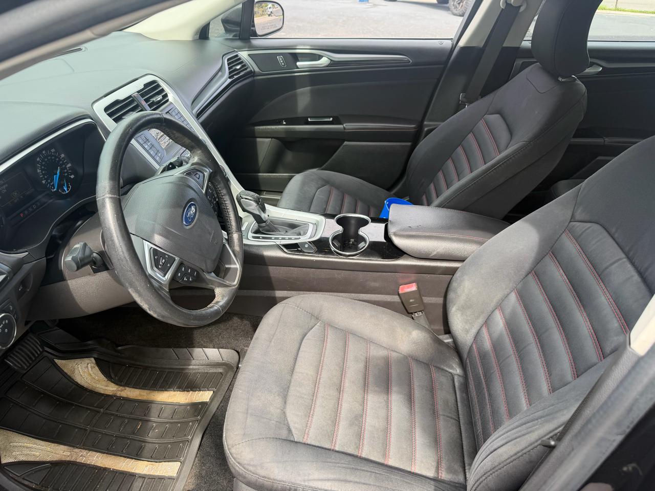 Ford Fusion SE 2015