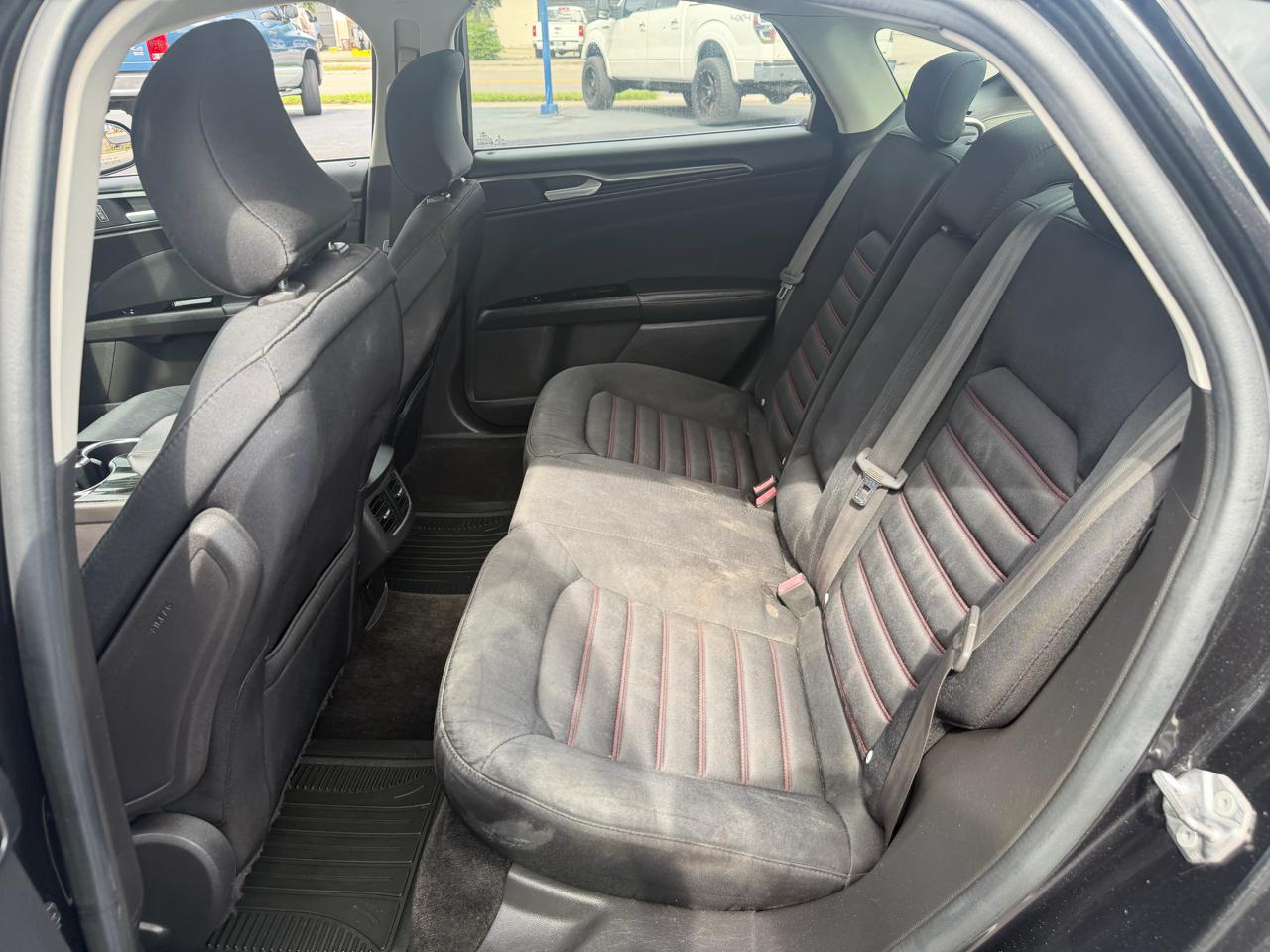 Ford Fusion SE 2015