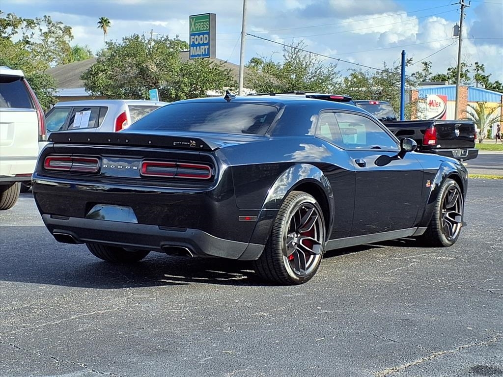 Dodge Challenger  2022