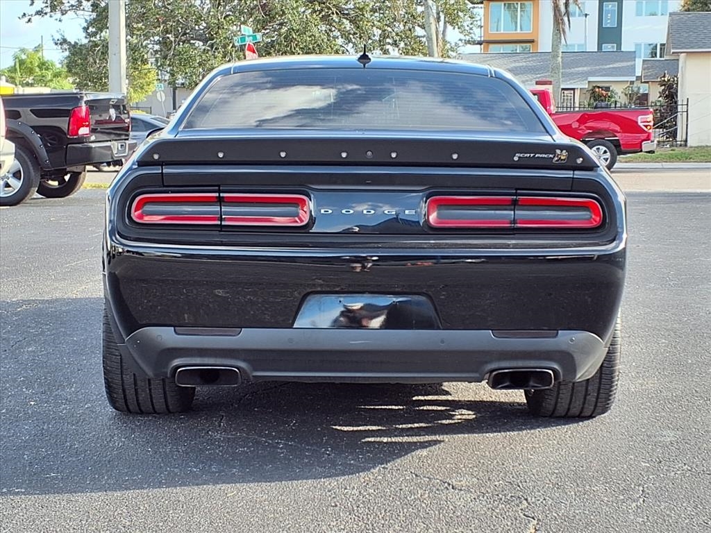 Dodge Challenger  2022