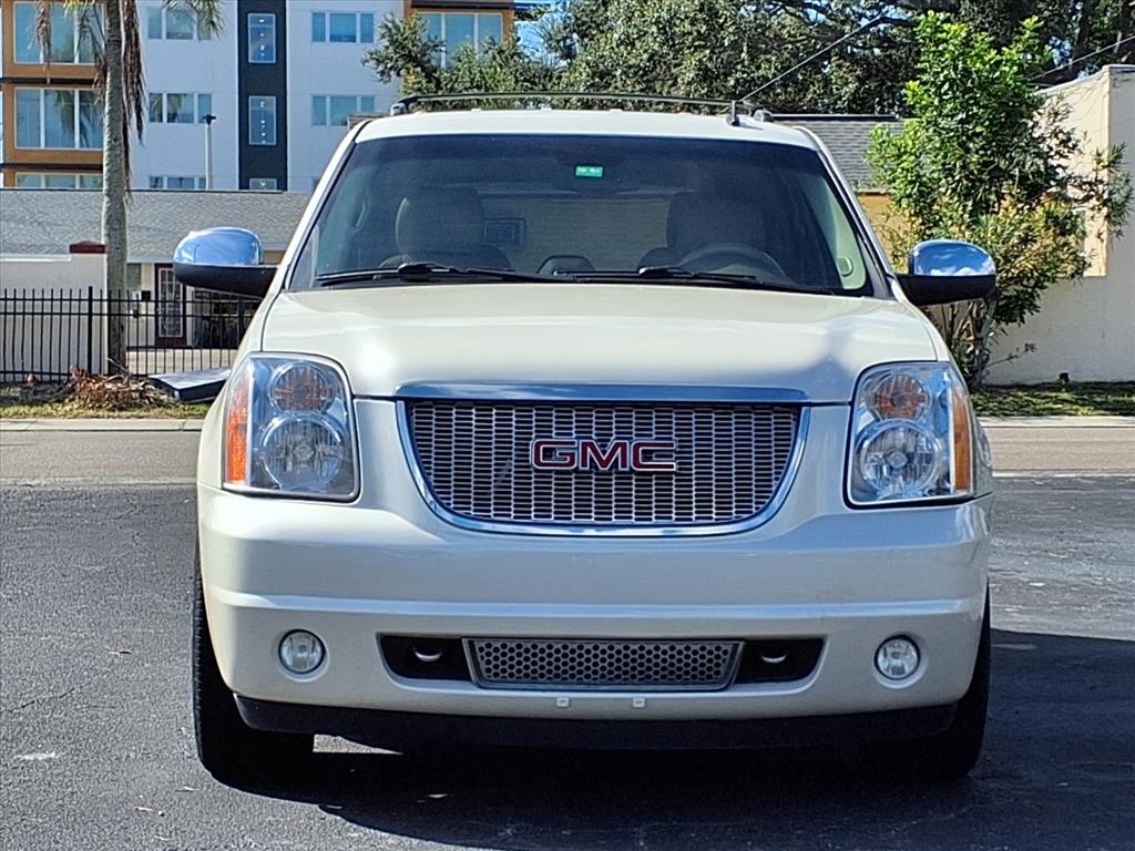 GMC Yukon  2011