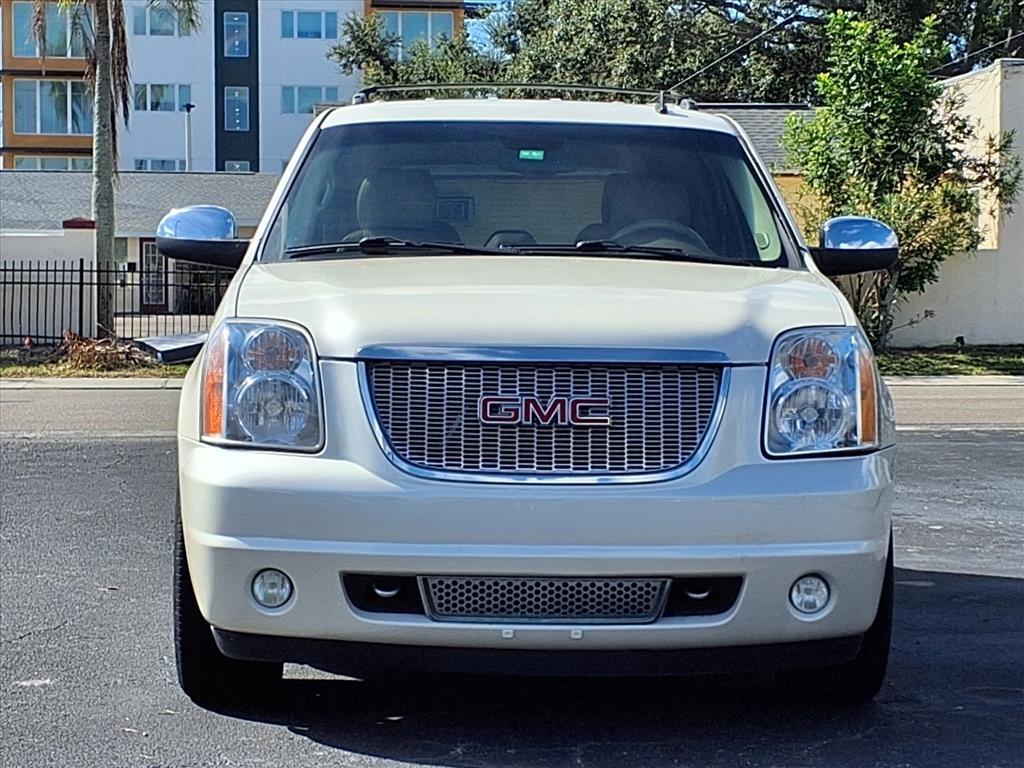 GMC Yukon  2011
