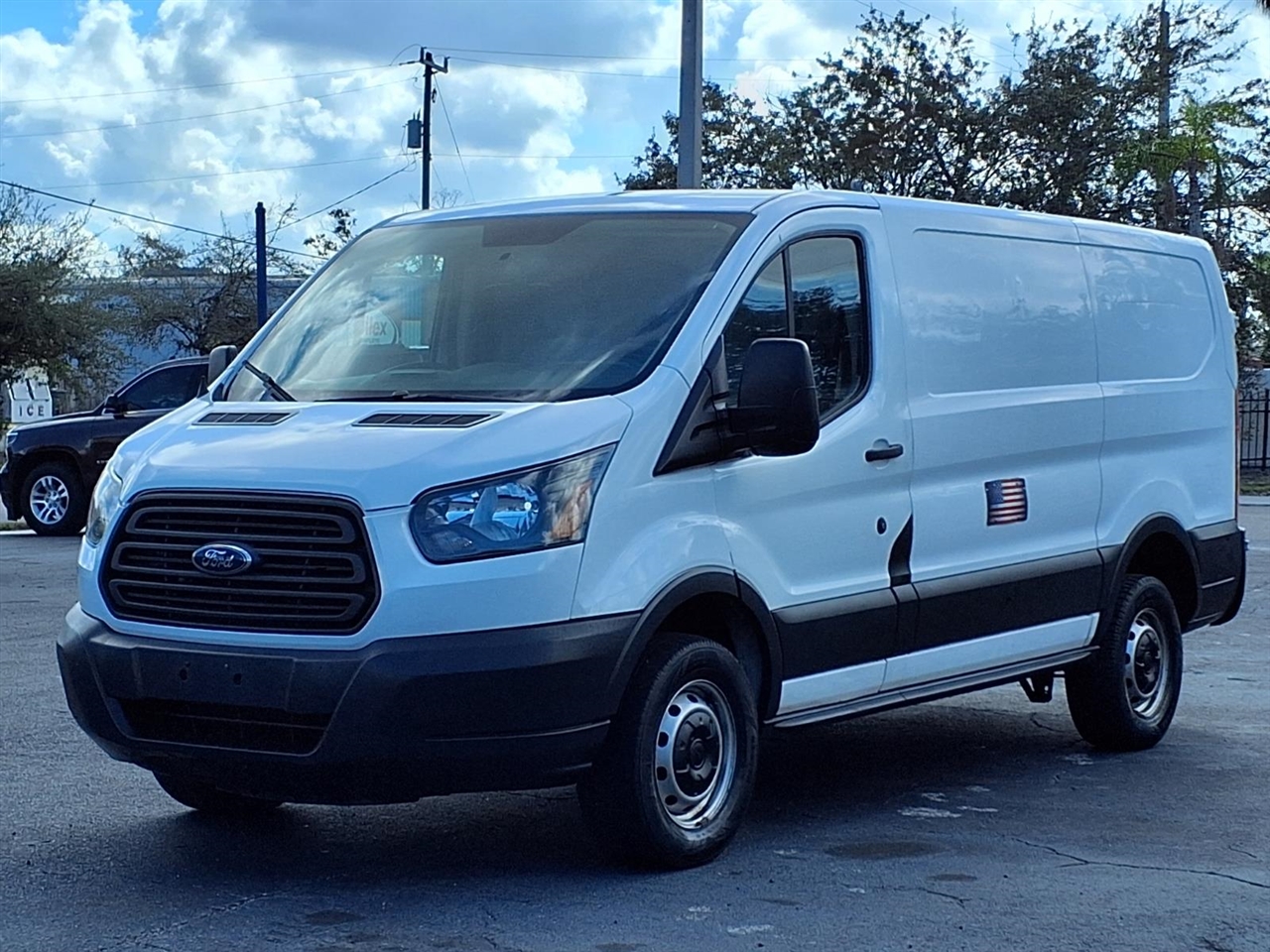 Ford Transit  2015