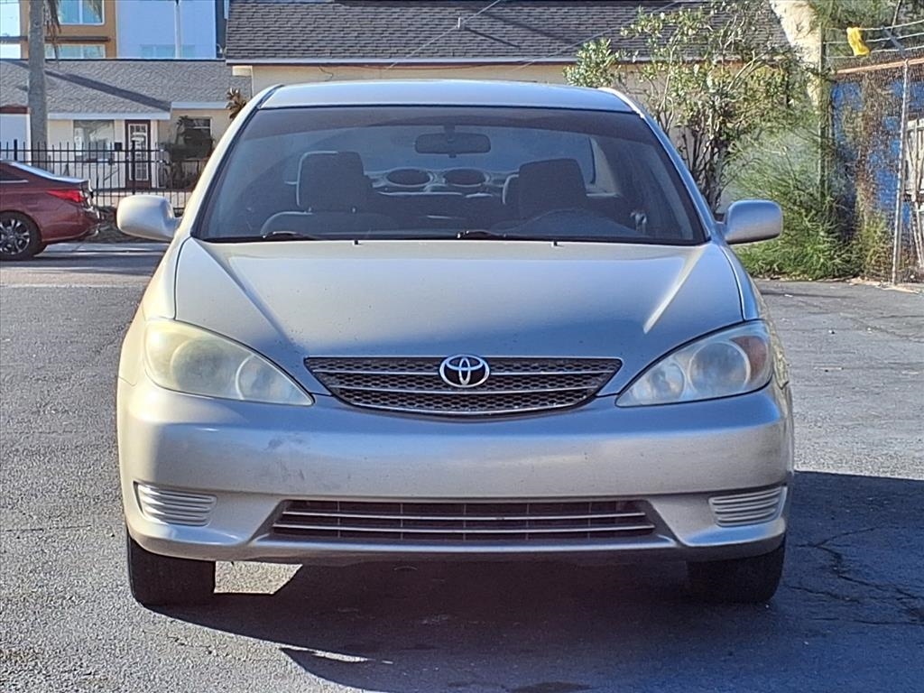 Toyota Camry  2004
