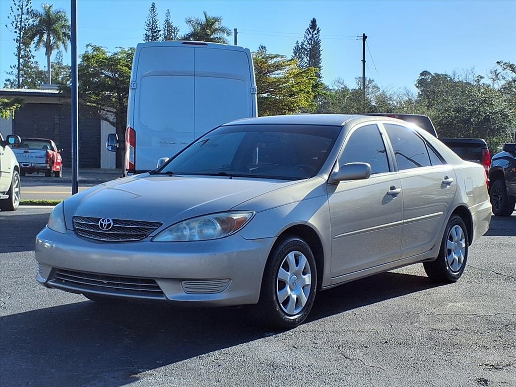 Toyota Camry  2004