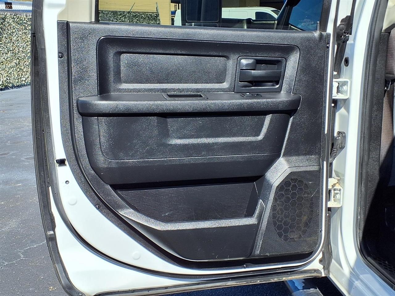 RAM 3500 4WD Crew Cab 169" Tradesman 2015