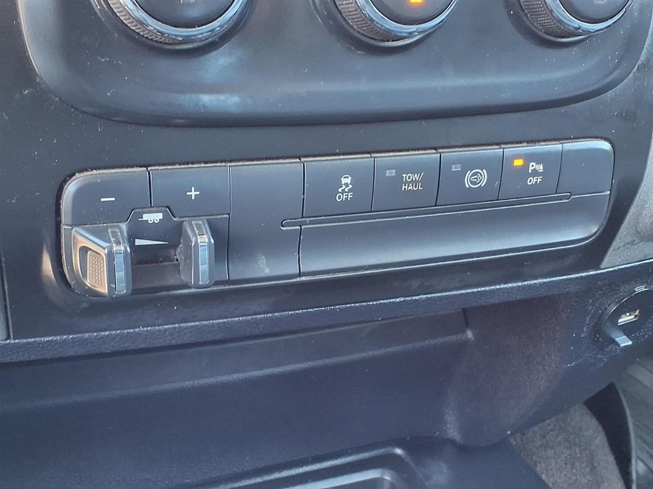 RAM 3500 4WD Crew Cab 169" Tradesman 2015