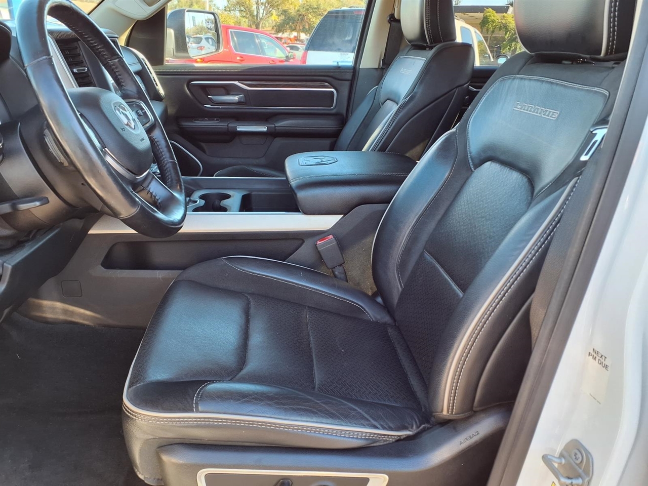 RAM 1500 4WD Crew Cab 140.5" Laramie 2020