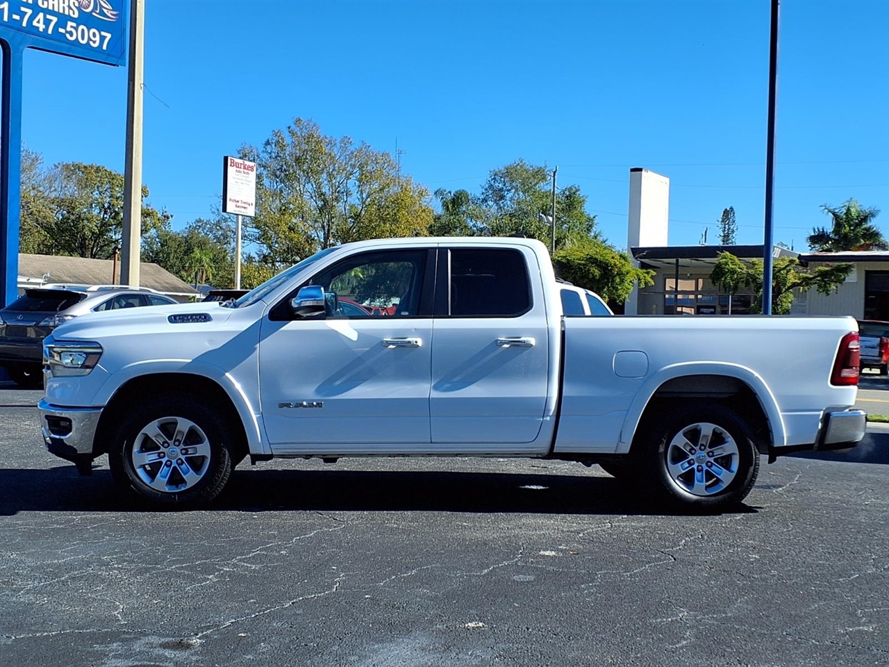 RAM 1500 4WD Crew Cab 140.5" Laramie 2020