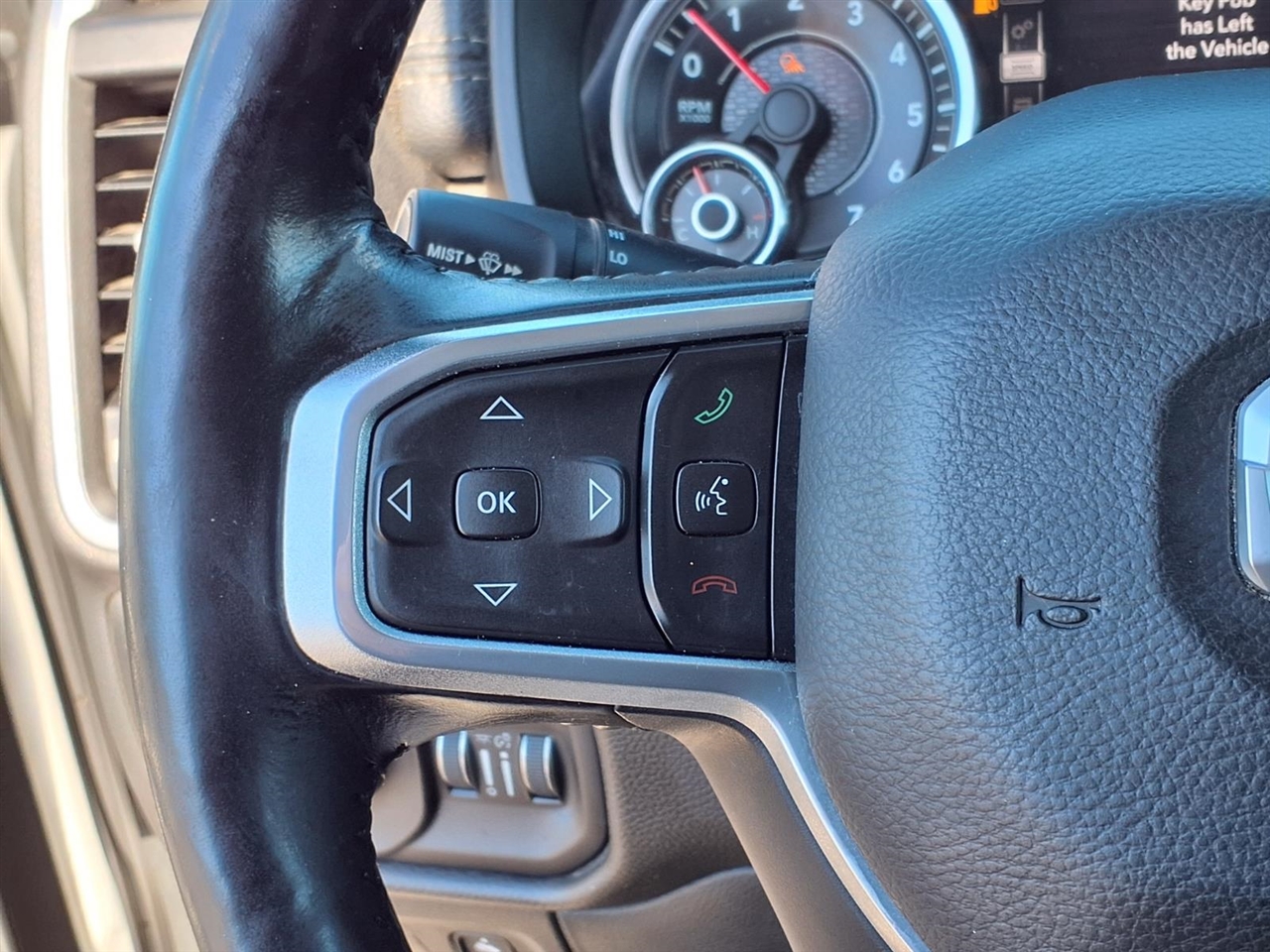 RAM 1500 4WD Crew Cab 149" Laramie 2020