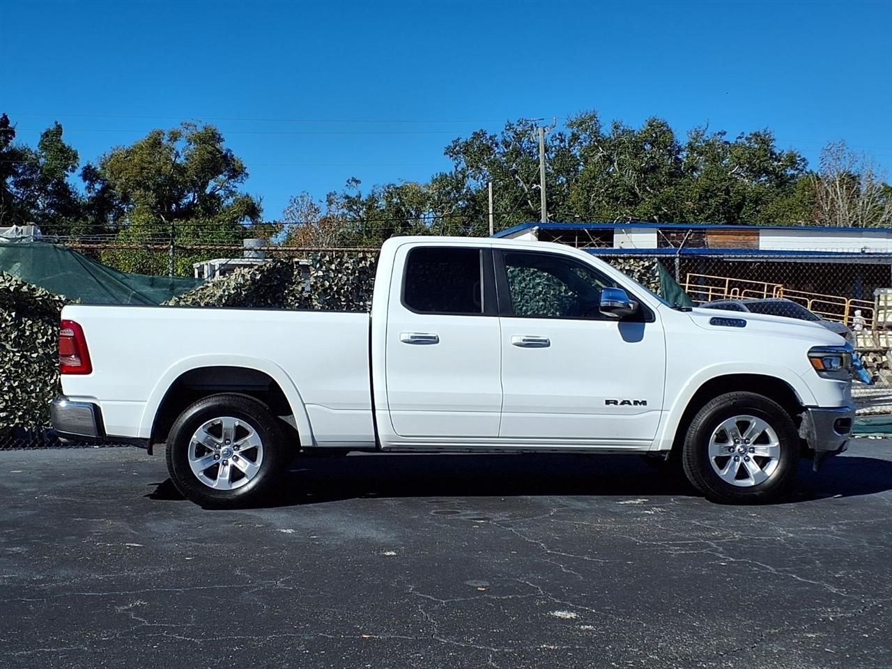 RAM 1500 4WD Crew Cab 149" Laramie 2020