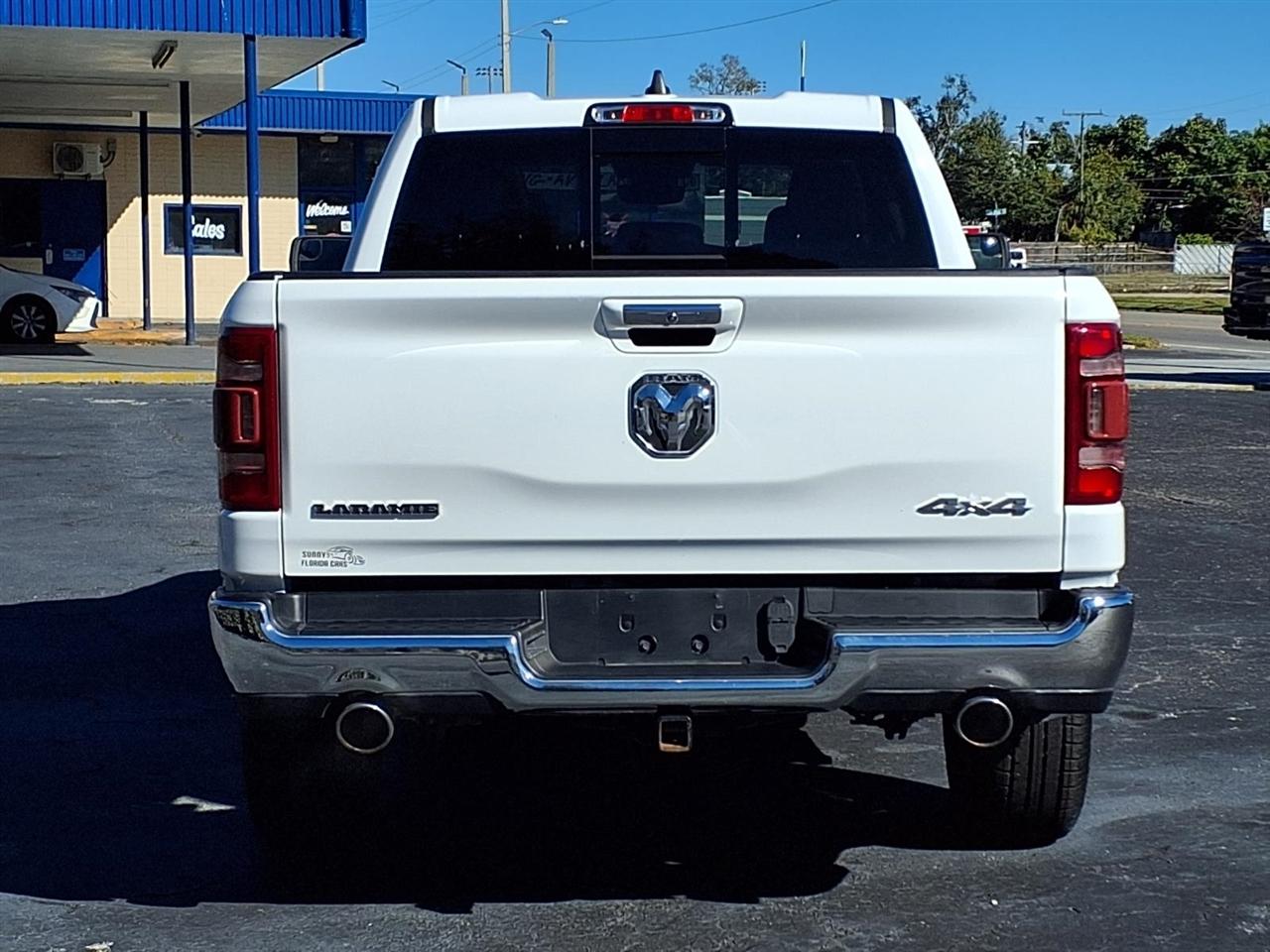 RAM 1500 4WD Crew Cab 149" Laramie 2020