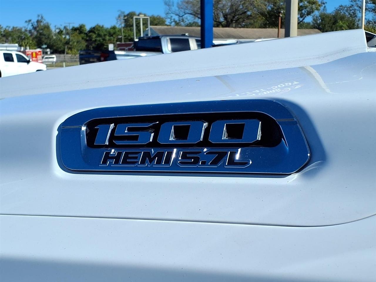 RAM 1500 4WD Crew Cab 149" Laramie 2020