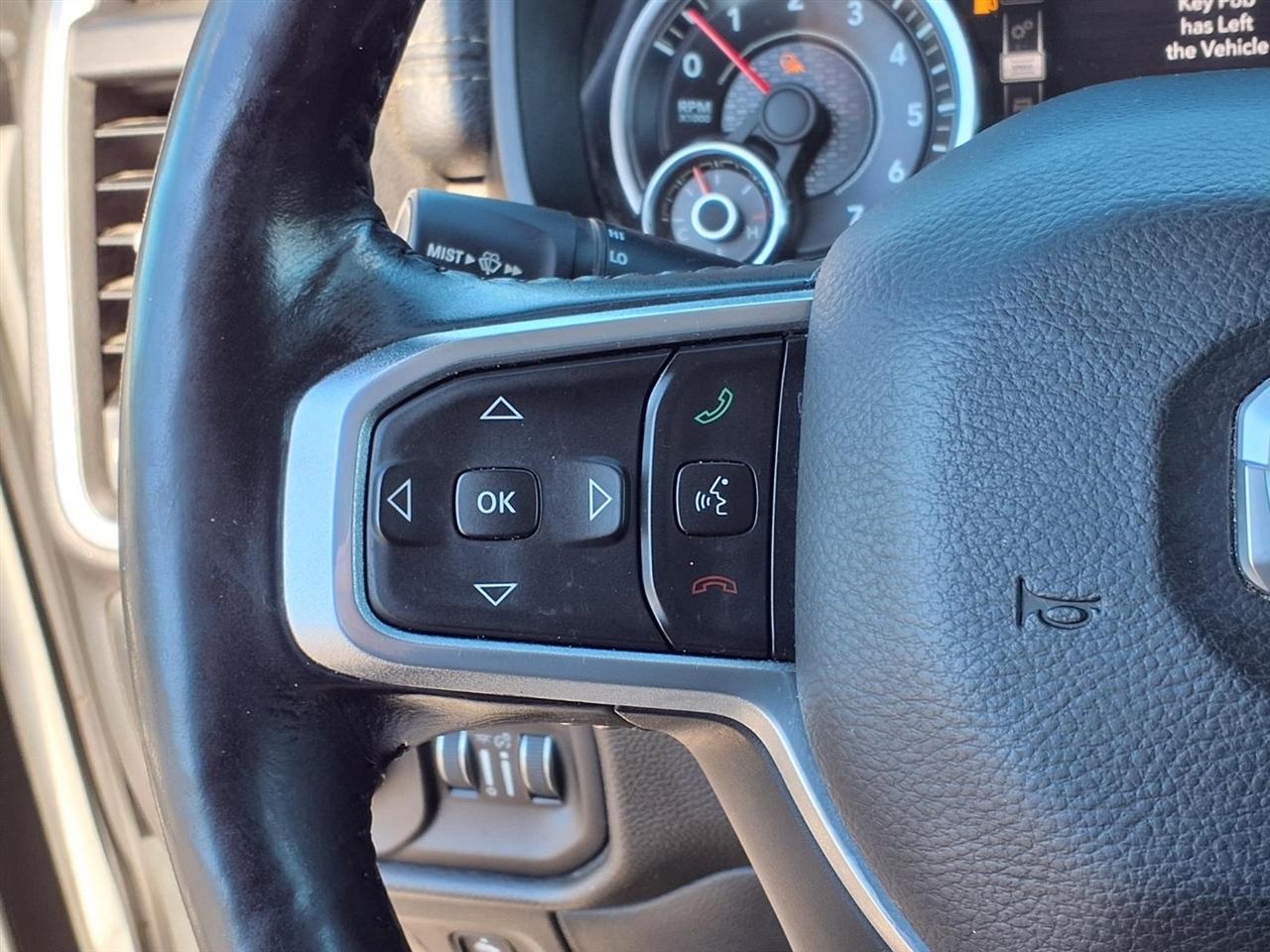 RAM 1500 4WD Crew Cab 149" Laramie 2020