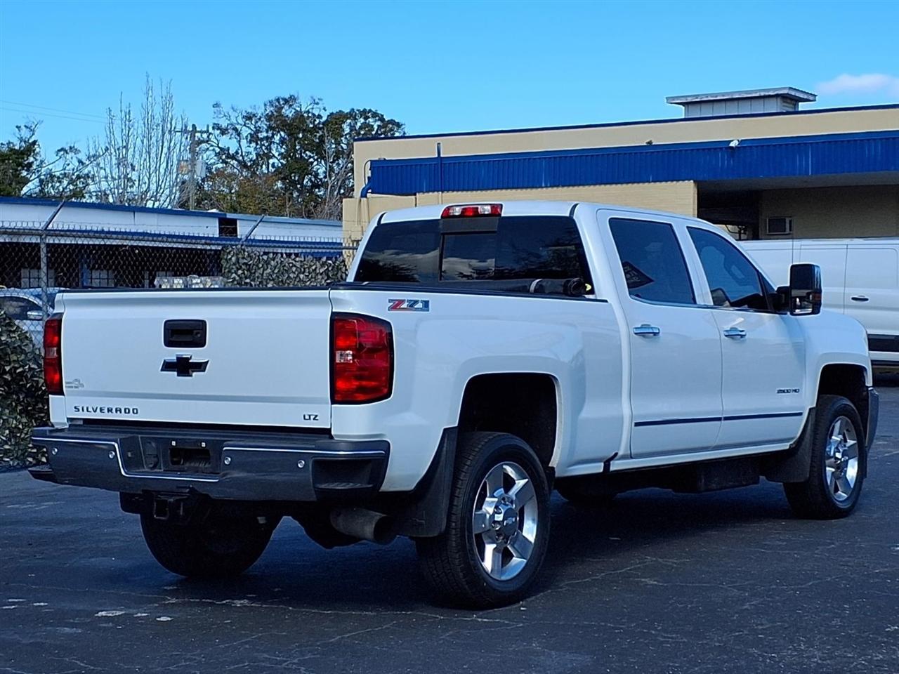 Chevrolet Silverado 2500HD LTZ Crew Cab 4WD 2015