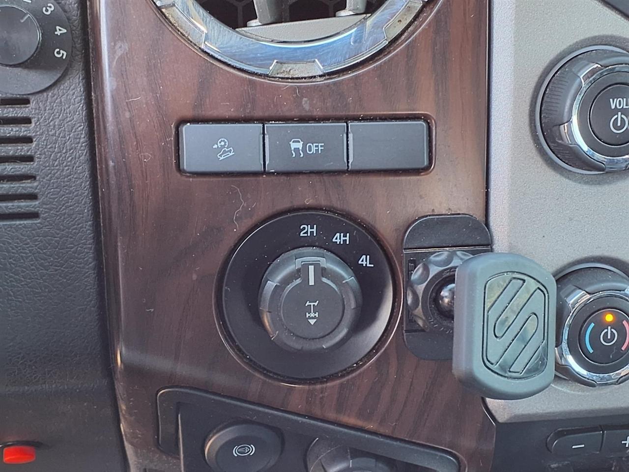 Ford F-250 SD Lariat Crew Cab 4WD 2016