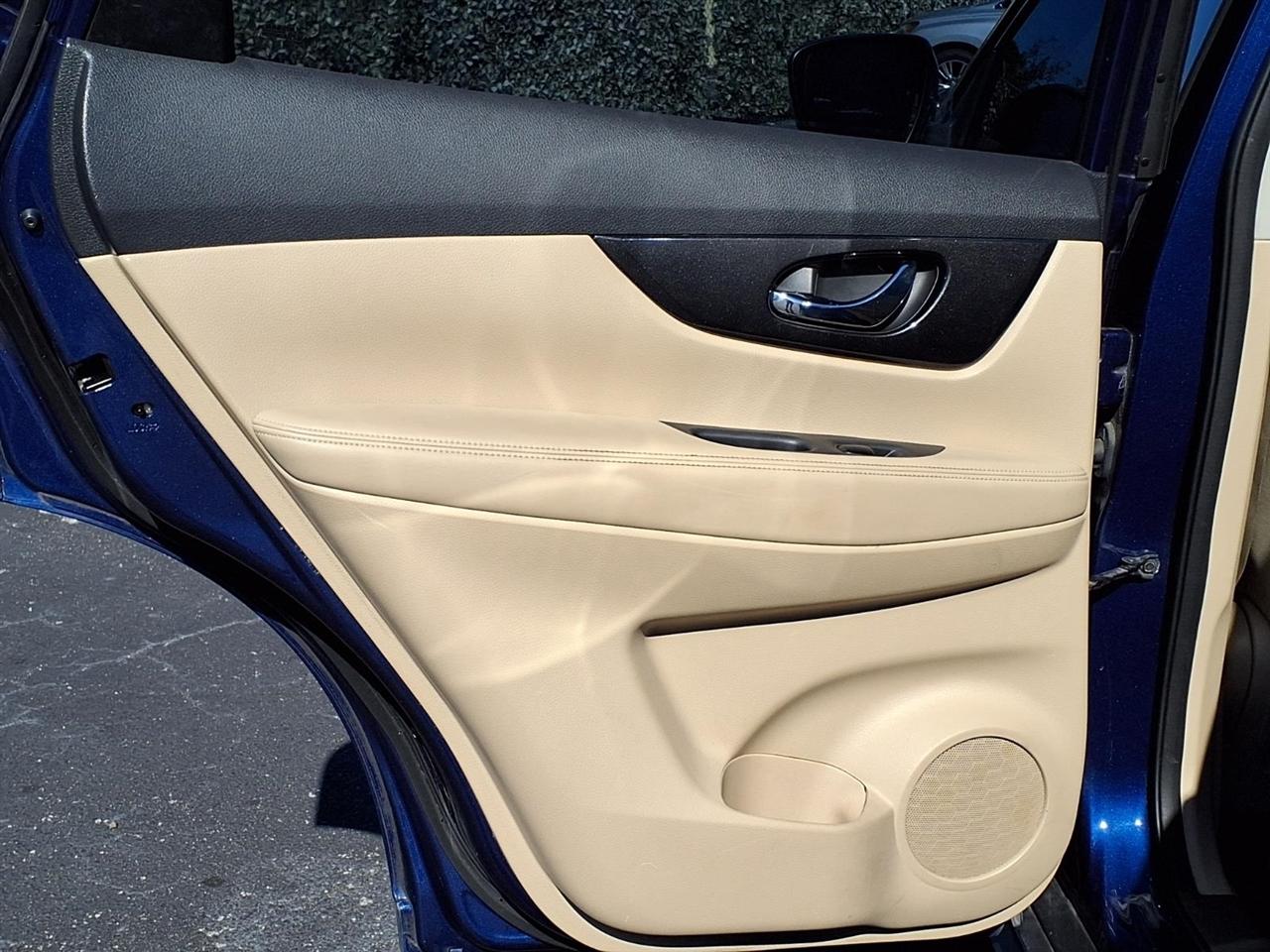 Nissan Rogue FWD 4dr S 2017