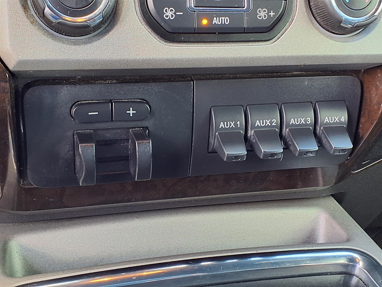 Ford F-250 SD Platinum Crew Cab 4WD 2013