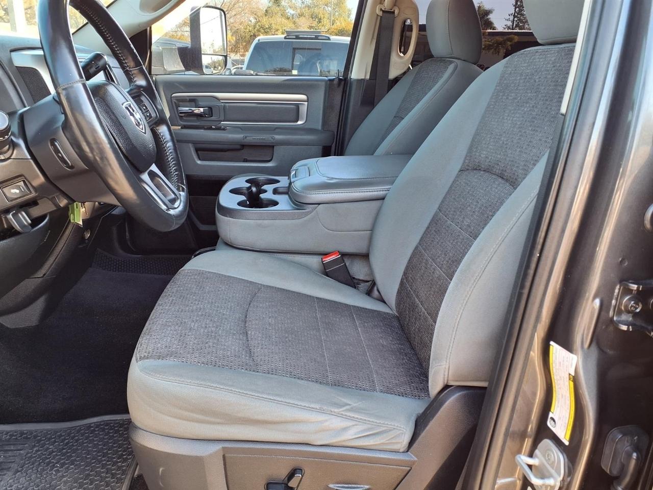 RAM 2500 4WD Crew Cab 169" Big Horn 2015