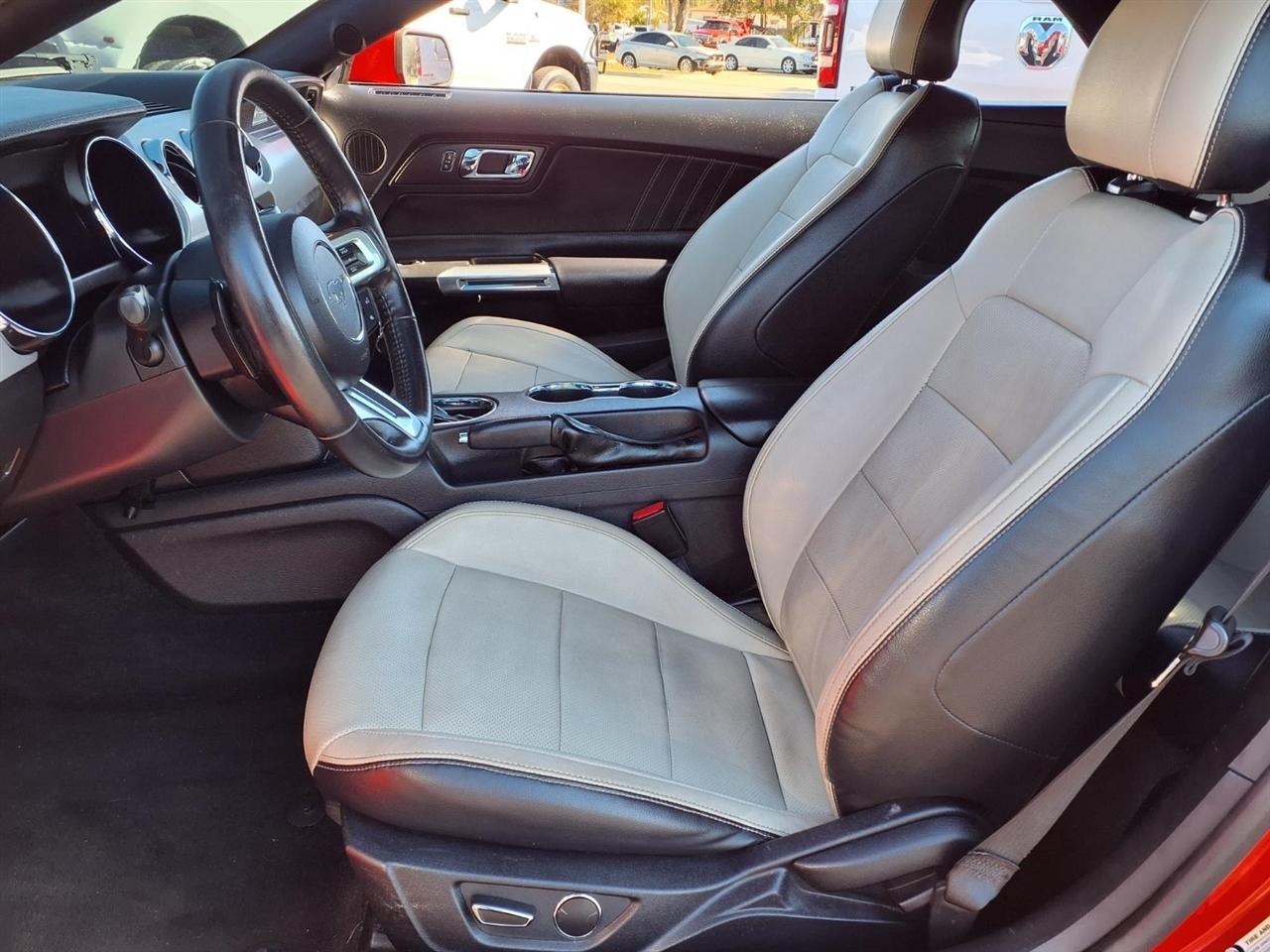 Ford Mustang 2dr Conv EcoBoost Premium 2017