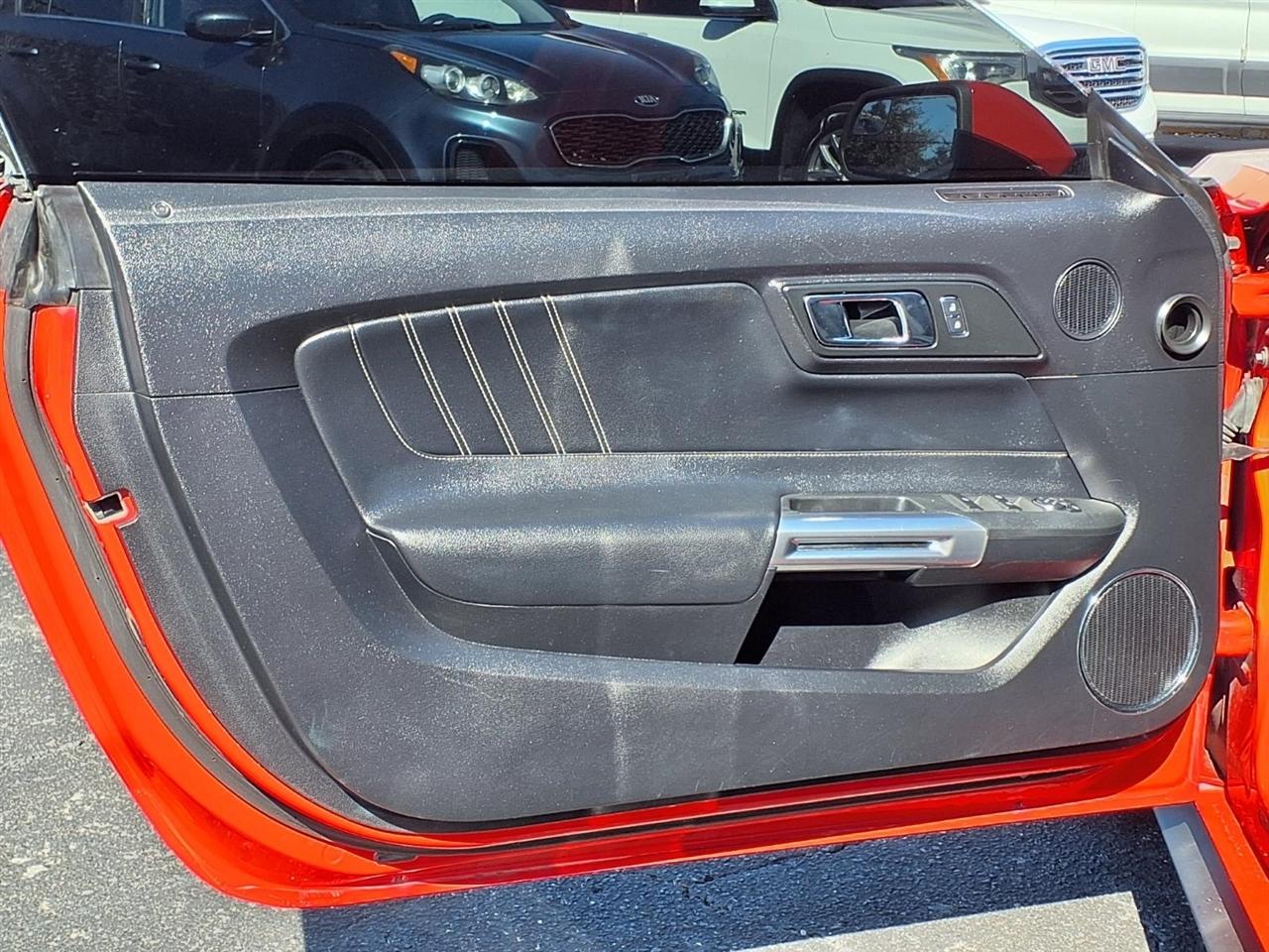 Ford Mustang 2dr Conv EcoBoost Premium 2017