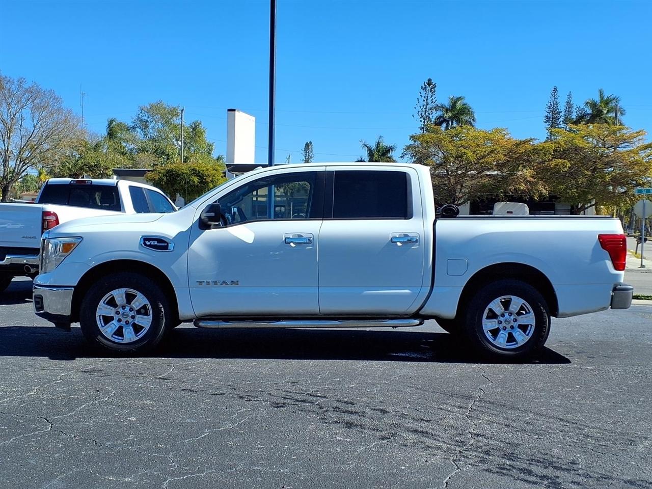 Nissan Titan 2WD Crew Cab SE 2017