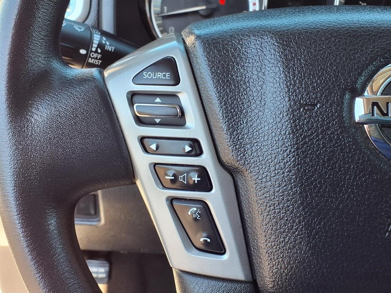 Nissan Titan 2WD Crew Cab SE 2017