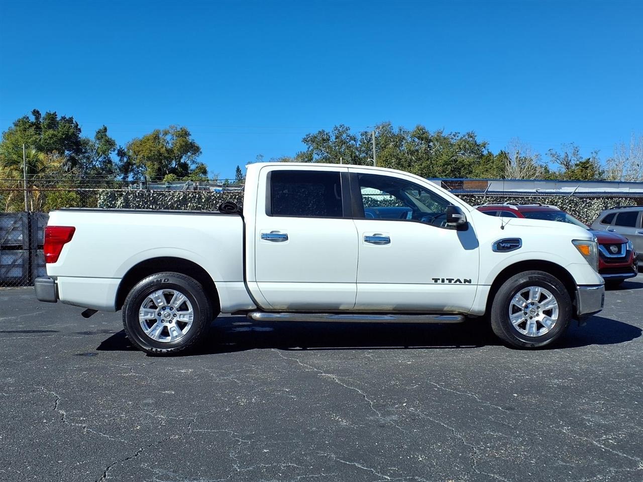 Nissan Titan 2WD Crew Cab SE 2017