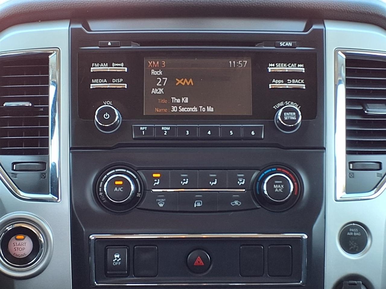 Nissan Titan 2WD Crew Cab SE 2017