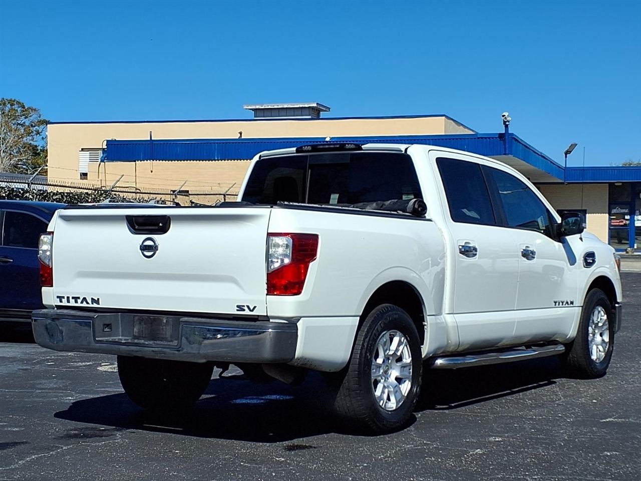 Nissan Titan 2WD Crew Cab SE 2017
