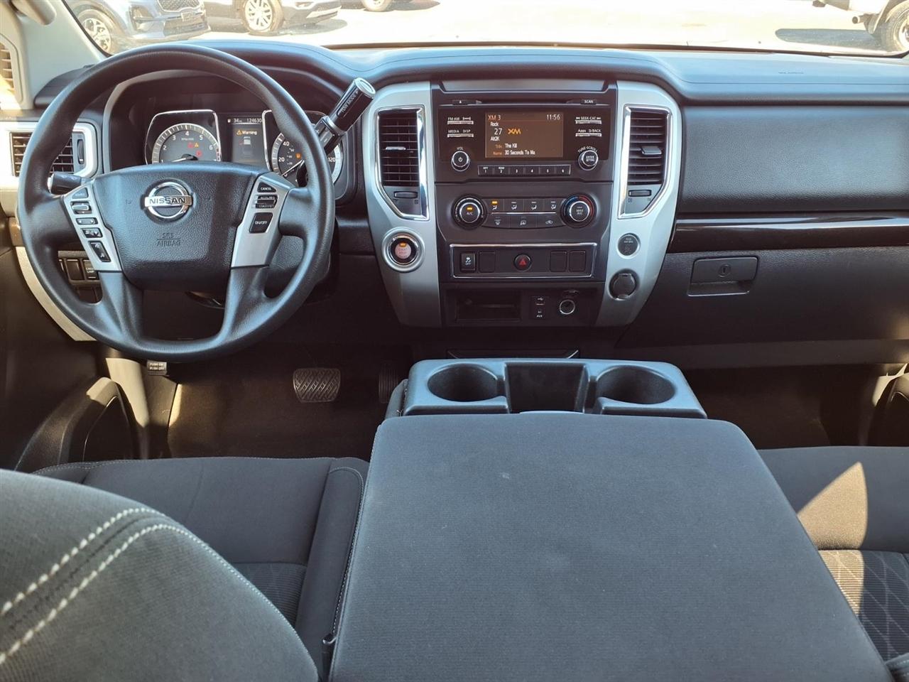 Nissan Titan 2WD Crew Cab SE 2017