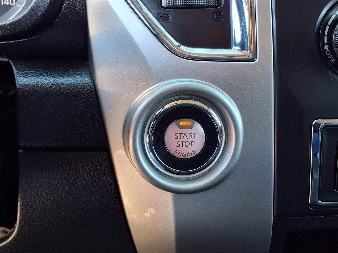 Nissan Titan 2WD Crew Cab SE 2017