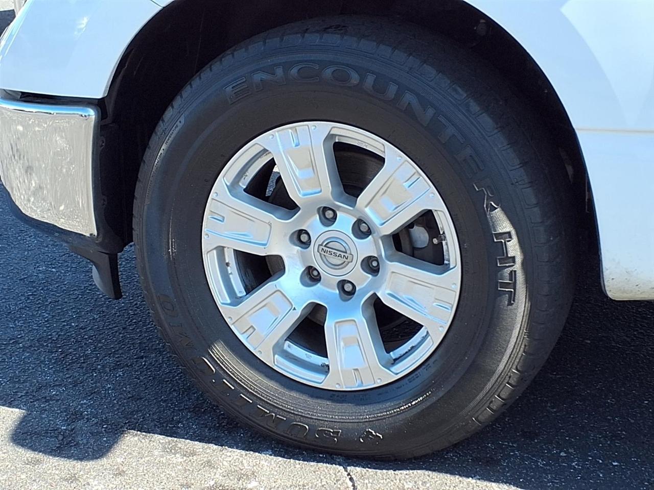 Nissan Titan 2WD Crew Cab SE 2017