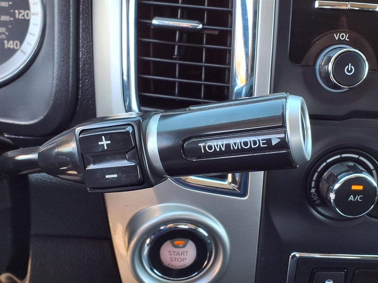 Nissan Titan 2WD Crew Cab SE 2017