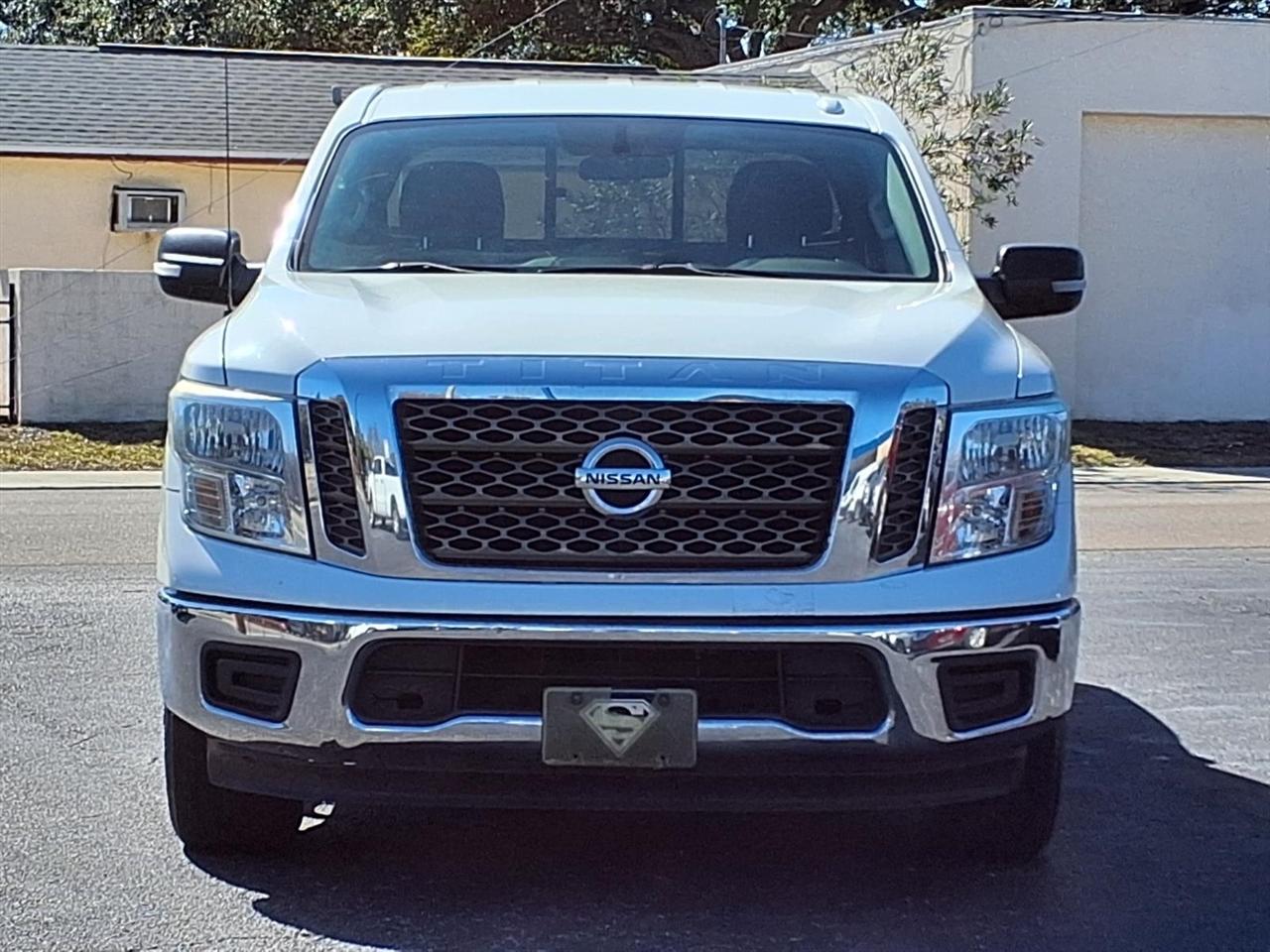 Nissan Titan 2WD Crew Cab SE 2017