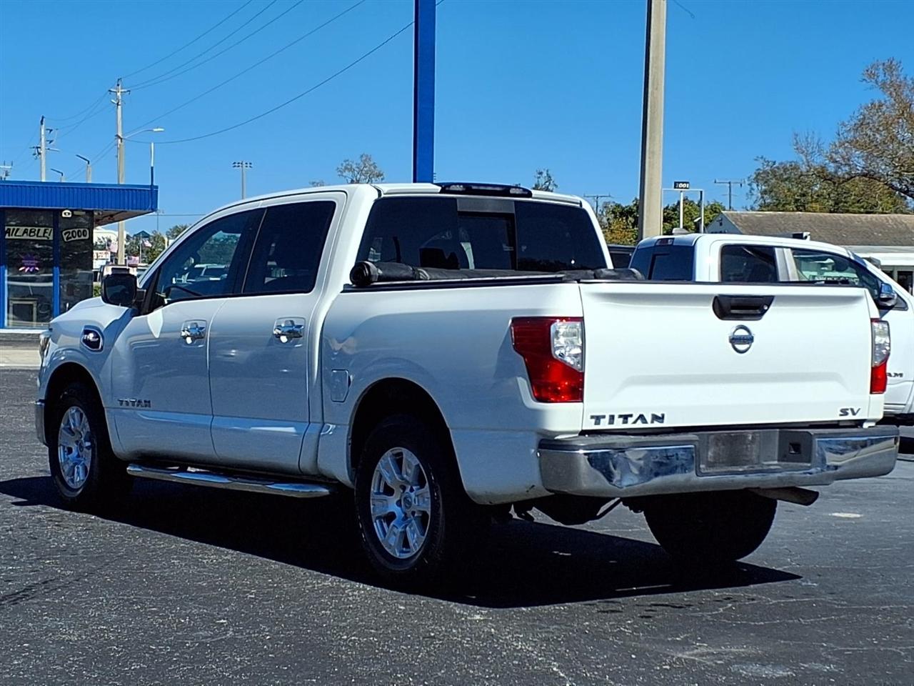 Nissan Titan 2WD Crew Cab SE 2017